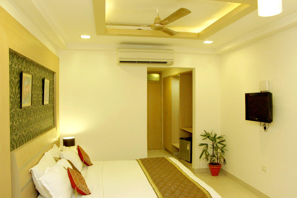 Hotel Crown Palace Allahabad Room photo