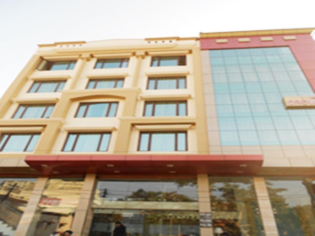 Hotel Crown Palace Allahabad Exterior photo